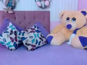 Stream complete clip of Zara_cute18 Cam porn model from chaturbate