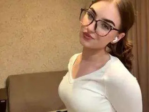 Play this full scene titled Eleanorgonzalez Cam porn model from camsoda