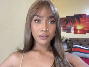 Play this HD movie of SarinaFox, 18 years old, brown hair trans