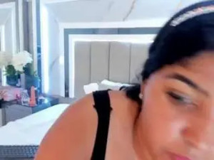 View this uncut scene titled Juliethavillalobos Cam porn model from camsoda
