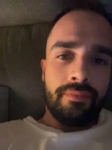 Play this uncut scene named Mark25_, 25 years old, male