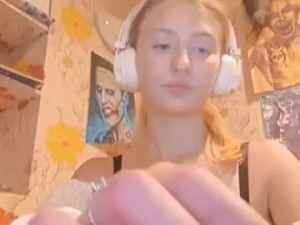 Watch uncut clip of Laticiacalicutt Cam porn model from chaturbate