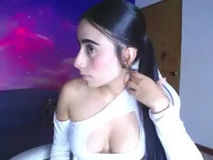 Watch this uncensored movie named Kira_moon_01 Cam porn model from chaturbate