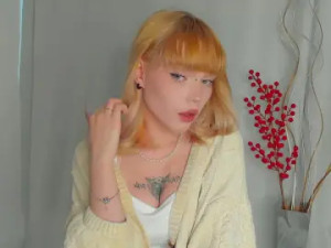 View the HD scene titled RossieBoesel Cam porn model from cam4