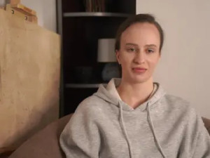 Watch the complete video of ValdaJulen Cam porn model from cam4