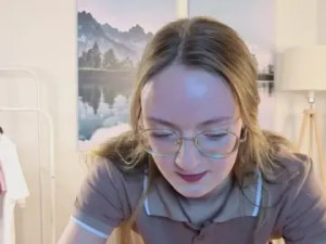 Stream complete clip called ZellaRistaino Cam porn model from cam4