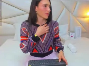 Play hardcore scene called laurettedela_roux, trans