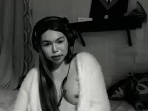 Enjoy watching the complete video named yourwifealondra, trans