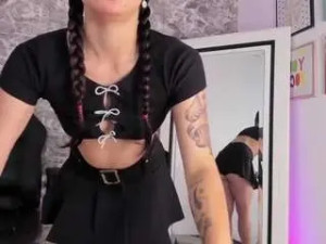 Watch the full clip of Sthefy-rivas Cam porn model from camsoda