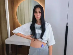 Stream the HD clip called CecilleNewhook Cam porn model from cam4