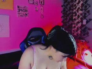 Enjoy watching the complete video named KendalYummy Cam porn model from cam4