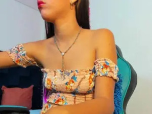 Play this complete video called Lunajamess Cam porn model from bongacams