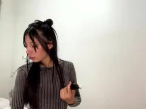 Stream full scene named Heyitsmiia Cam porn model from chaturbate