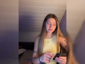 Enjoy watching this hardcore video titled Alsyy Cam porn model from bongacams