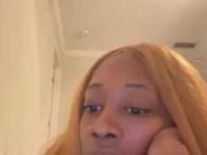 Stream complete scene titled Amirahavonne1 Cam porn model from camsoda