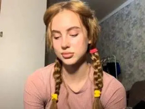 Stream the HD scene named Kenyattaweidig Cam porn model from camsoda