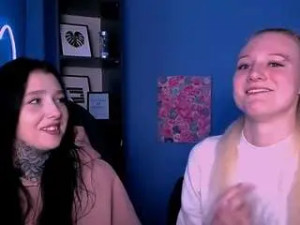 View complete scene titled Laratiz Cam porn model from camsoda