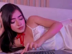 Play full video named Niinna-8 Cam porn model from camsoda