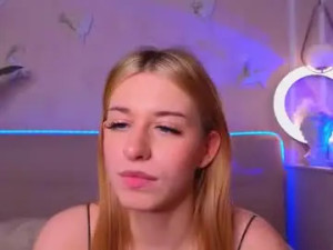 Watch the uncut clip of Helgasimmons Cam porn model from chaturbate