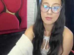 Stream HD clip called Ivonneskarielrs Cam porn model from chaturbate