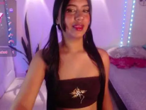 Enjoy watching uncensored scene of Mar-18 Cam porn model from bongacams