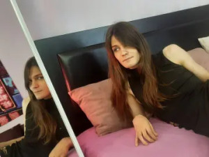 Watch the uncut video of WillSnake, 26 years old, brown hair trans