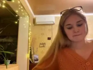 Stream uncut clip titled Elainekiang Cam porn model from camsoda