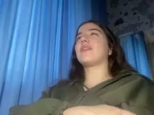 Stream the uncut movie of Krystynaruegg Cam porn model from camsoda