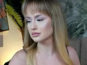 Play hardcore scene of Chloeebee Cam porn model from camsoda