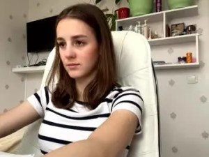 Watch the uncut video called Fionapiccard Cam porn model from chaturbate