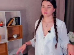 Watch this uncensored video of Maudiewieck Cam porn model from camsoda