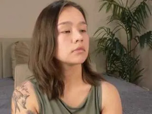 Watch complete movie of Leannmilum Cam porn model from camsoda