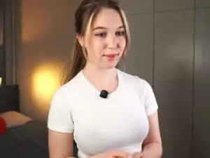 Play the hardcore movie called Delindaclavey Cam porn model from chaturbate