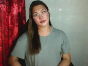 Watch the full video named Lovely_lorixx Cam porn model from cam4