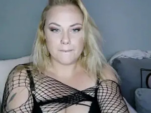 Watch complete clip named Sweetsinzz Cam porn model from stripchat