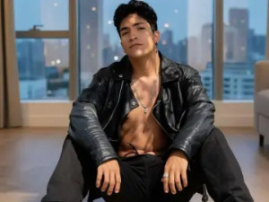 Play this uncensored scene named AlekAzaroov, 26 years old, brunette hair male