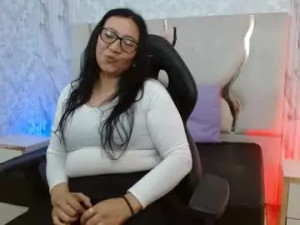 Watch the full clip of Didy_tay1 Cam porn model from chaturbate