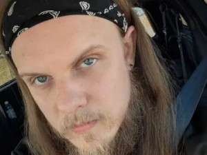 Watch uncut video titled watchmegamer, 30 years old, brown hair male