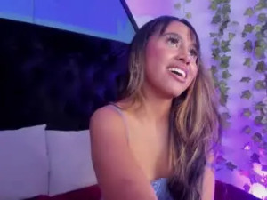 Play uncut video named Rue_zue Cam porn model from chaturbate