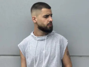 Watch this complete movie named RobBlackwood, 24 years old, brunette hair male