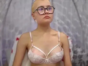 Stream this full scene called Mia_baee Cam porn model from chaturbate