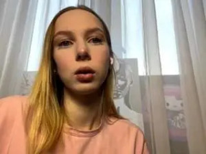Play the uncut video of Elinorhomer Cam porn model from camsoda