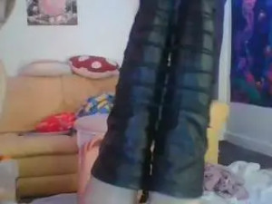 Play HD clip titled Mylamonroe Cam porn model from camsoda