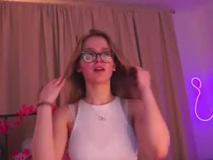 Watch this HD movie of Scarletliips Cam porn model from chaturbate