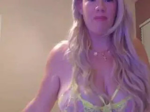 View this HD scene titled Cherrycraves Cam porn model from camsoda