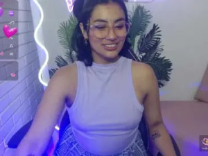 Play this uncensored scene titled PEACHY-TAY Cam porn model from bongacams