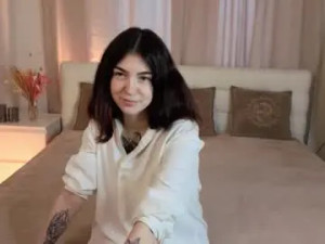 Play this uncensored clip of Honeykadakia Cam porn model from chaturbate