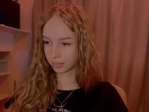 Watch the complete movie of SweetyWhisper Cam porn model from bongacams