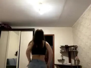 Play full video of Candisbartolone Cam porn model from chaturbate