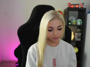 Enjoy watching hardcore clip named Caramellangel Cam porn model from bongacams